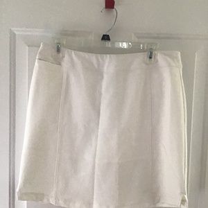NWT ADIDAS ESSADI SLIM FIT WHITE SKORT.M
